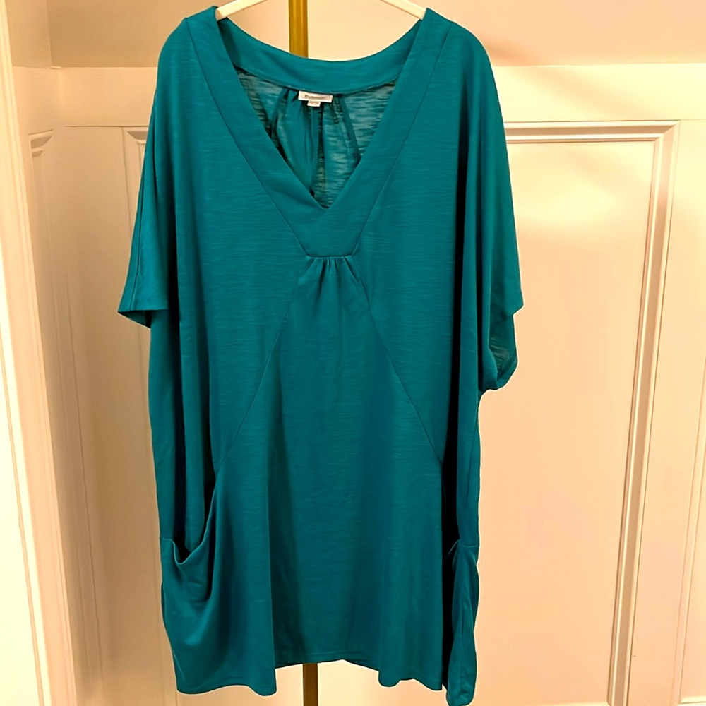 EUC Teal Tunic size 26/28 with pockets